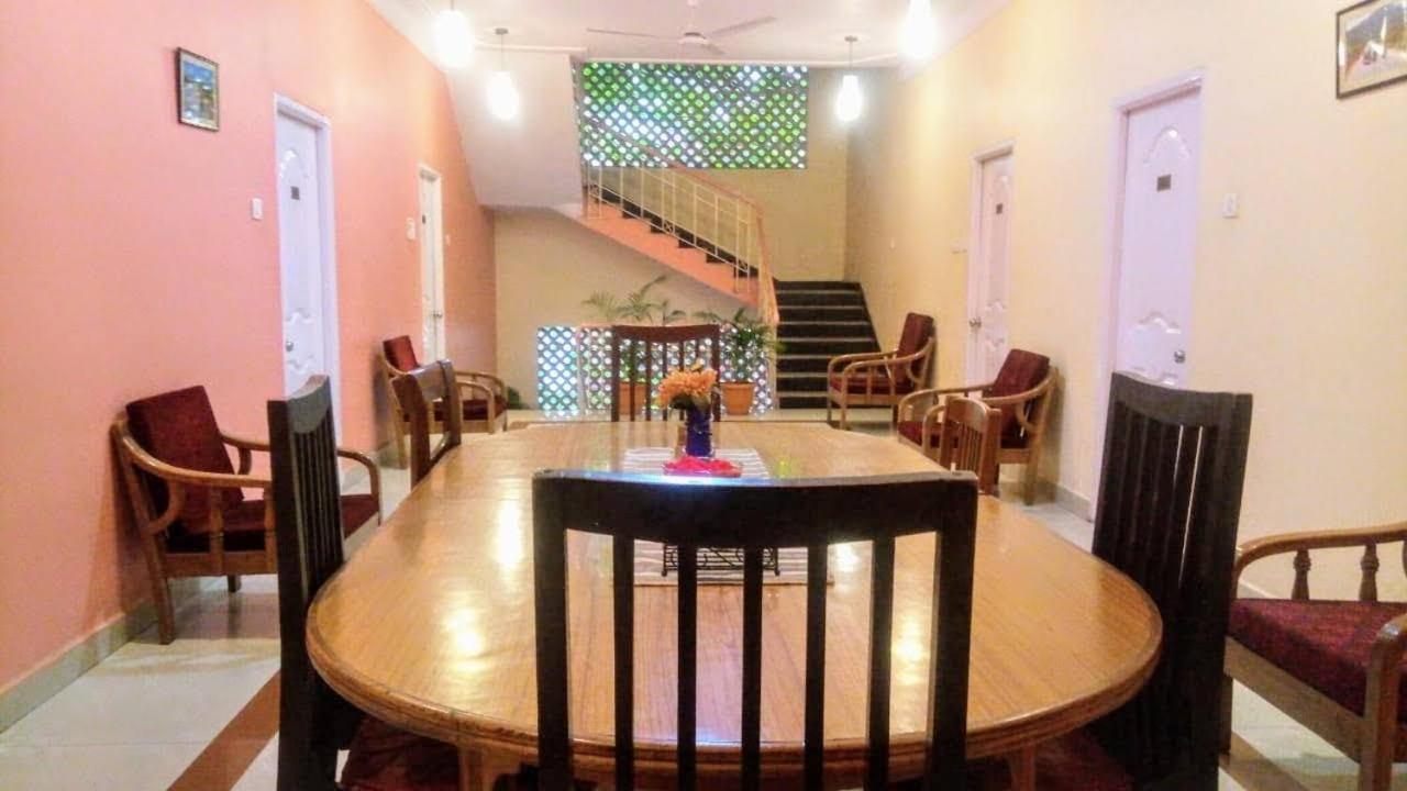 Gunrock Manor Hotel Secundurabad Екстериор снимка