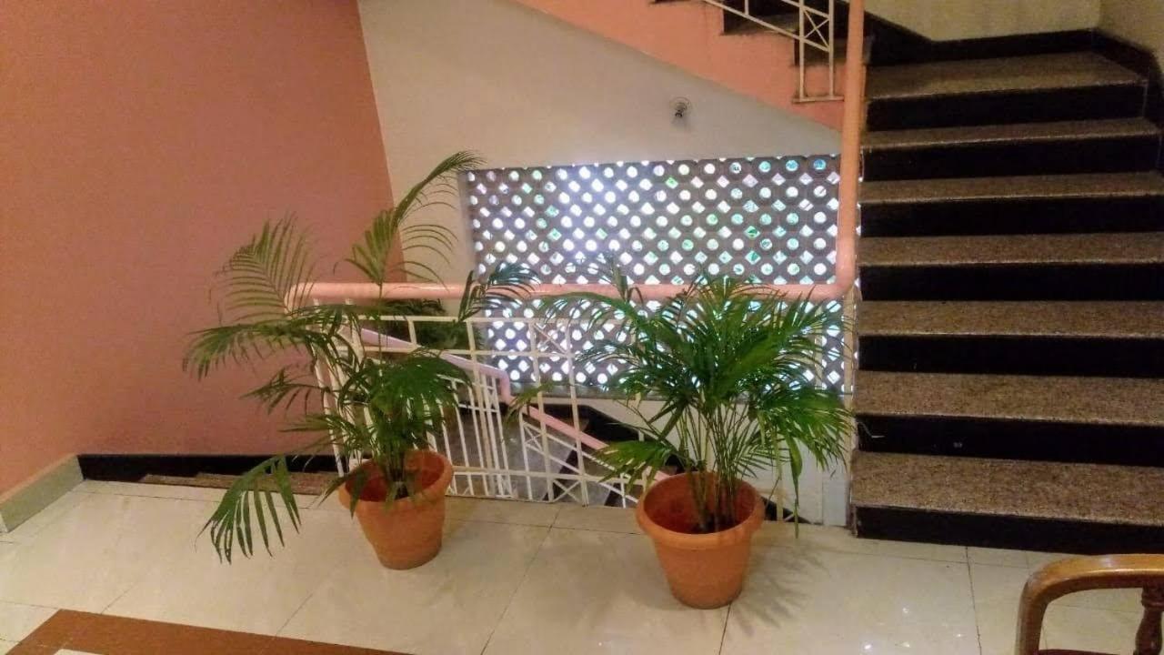 Gunrock Manor Hotel Secundurabad Екстериор снимка